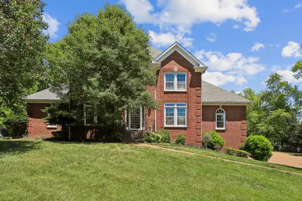 129 Pembroke Dr, Hendersonville, TN 37075