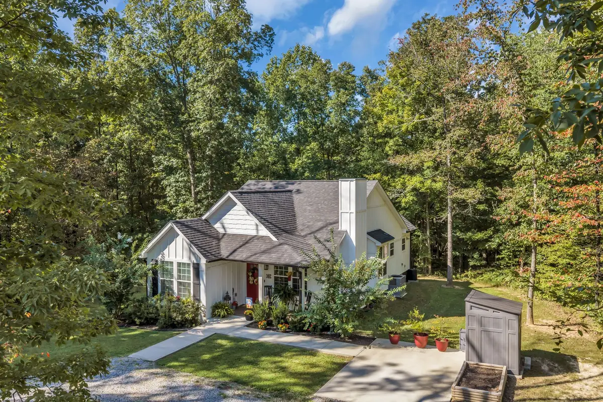 684 Slaydenwood Rd, Vanleer, TN 37181 - #1