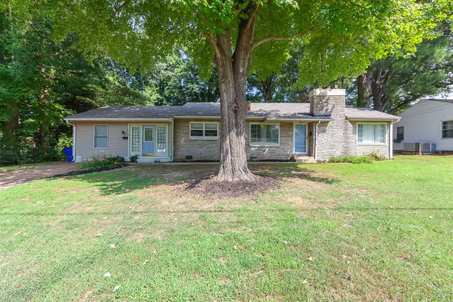 110 Laura St, Martin, TN 38237 - #3