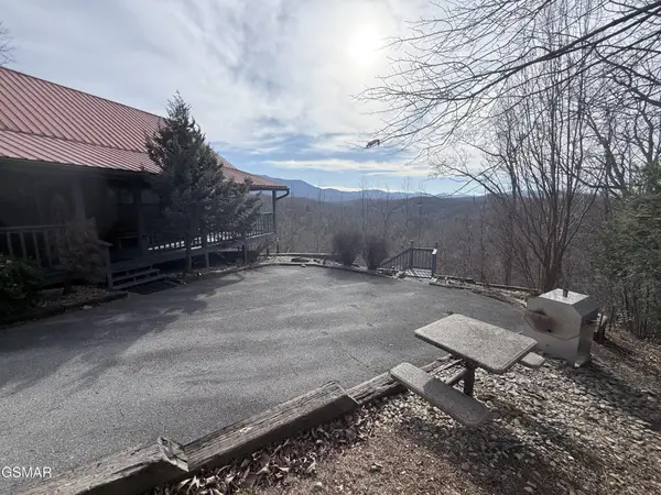 3767 Old Mountain Raod Road, Sevierville, TN 37876