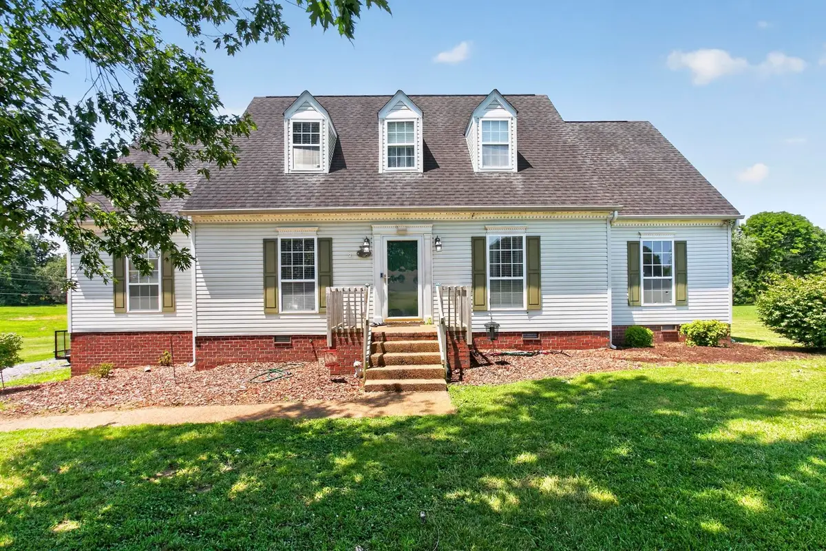 2558 S Mount Pleasant Rd, Greenbrier, TN 37073 - #1