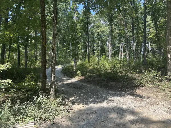 37 Valley Loop, Crossville, TN 38572