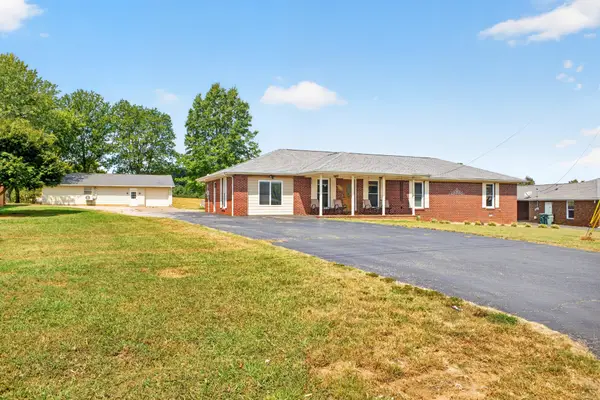 910 Sanderson Dr, Hopkinsville, KY 42240