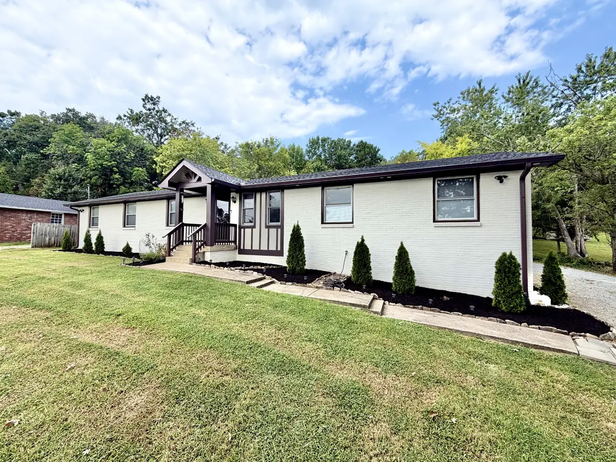 233 Riverwood Dr, Hendersonville, TN 37075 - #1