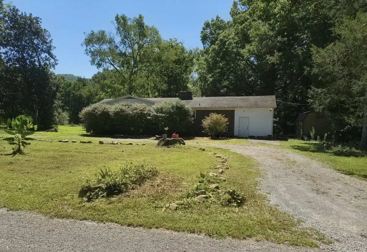 4880 Hills Creek Rd, McMinnville, TN 37110 - #1