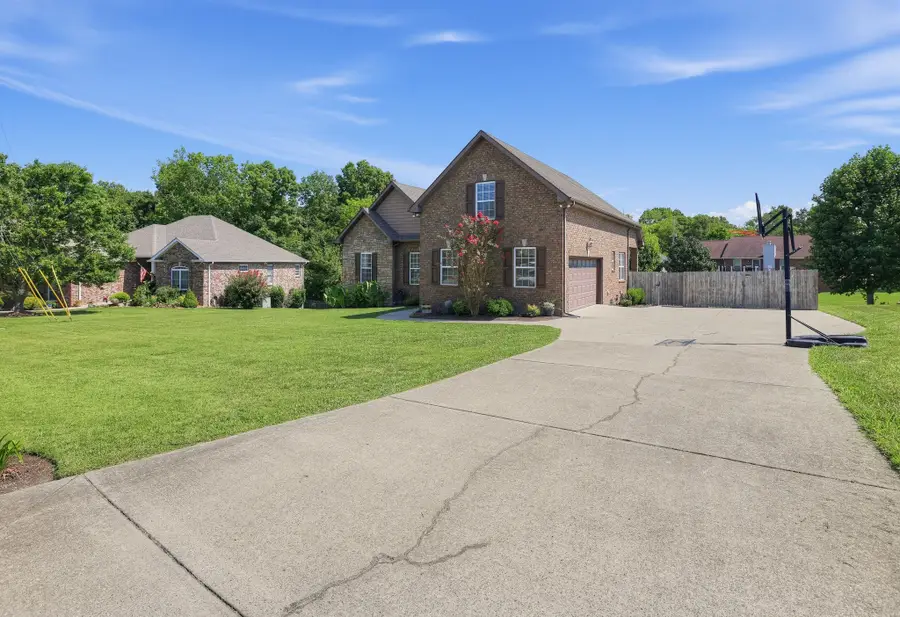 3007 Hollowfield Ln, Greenbrier, TN 37073 - #2