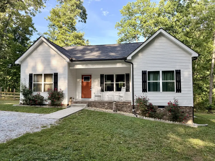 1021 Woodmont Dr, Dickson, TN 37055 - #2