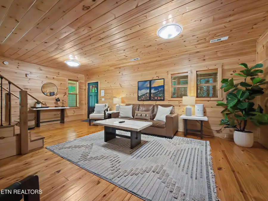 3616 Henry Town Rd, Sevierville, TN 37876 - #3