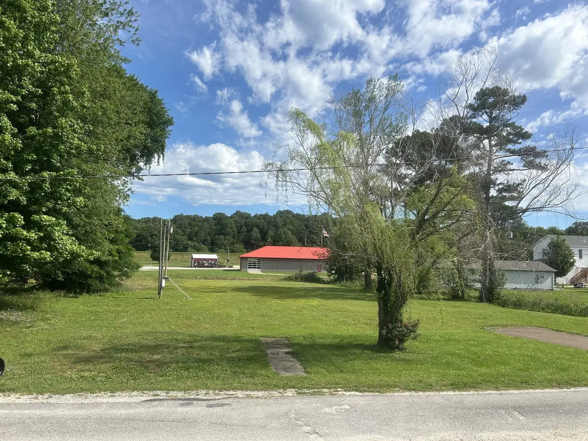 90 Creek St, Big Sandy, TN 38221 - #1