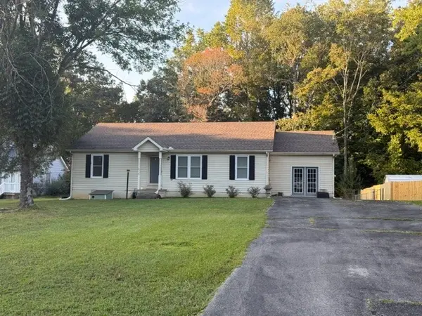 312 Greenfield Ln, Estill Springs, TN 37330