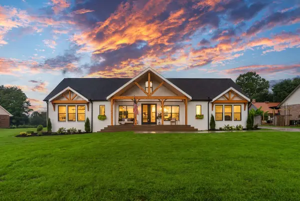 1917 Orchard Park Dr, Murfreesboro, TN 37128