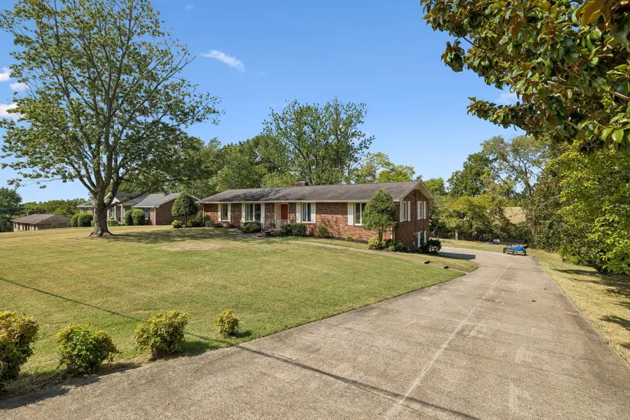 105 Stuart Dr, Hendersonville, TN 37075 - #2