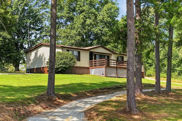 2430 Viola Rd, McMinnville, TN 37110