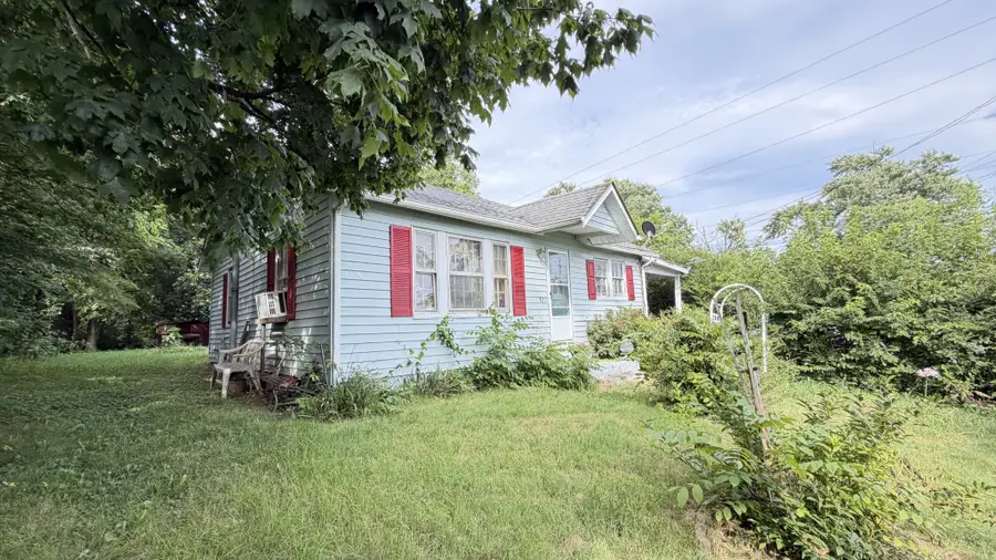 523 W Cherry St, Glasgow, KY 42141 - #2