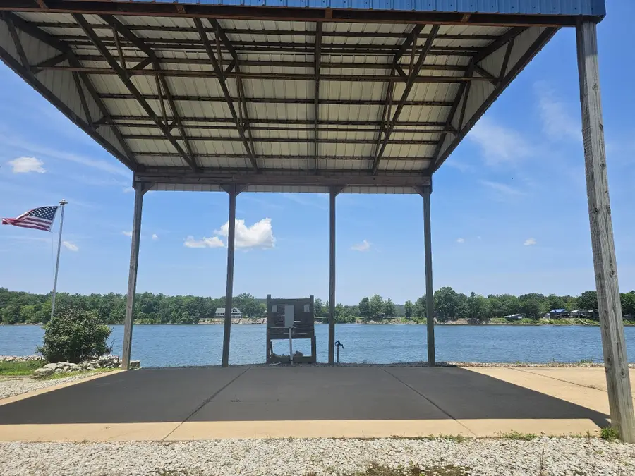 1089 River Front Dr, Clifton, TN 38425 - #3