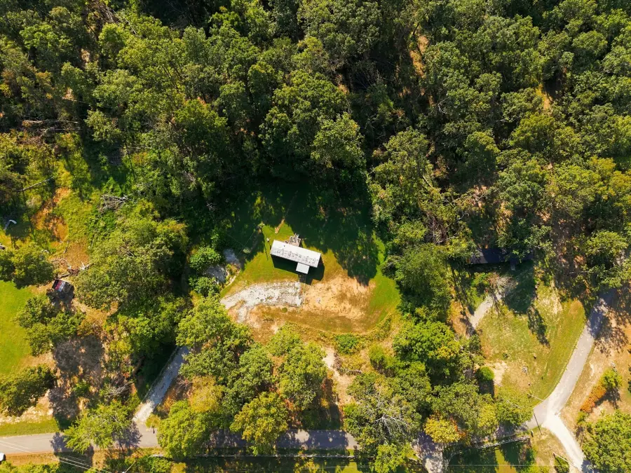 161 Oaktree Ln, Dickson, TN 37055 - #3