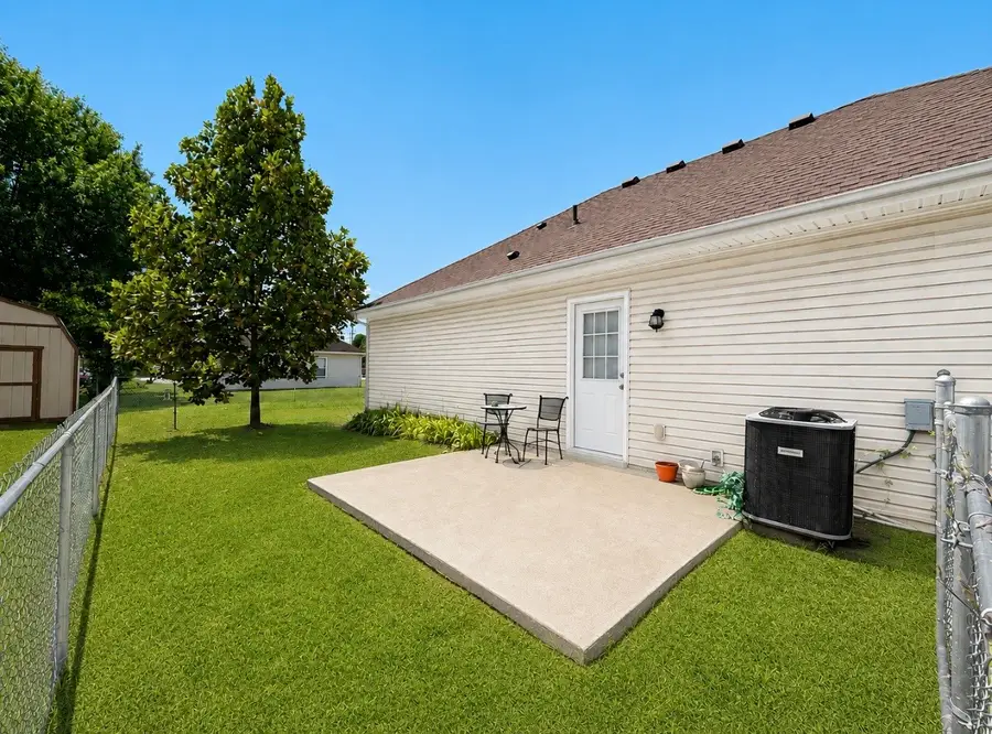551 Albion Cir, Gallatin, TN 37066 - #2