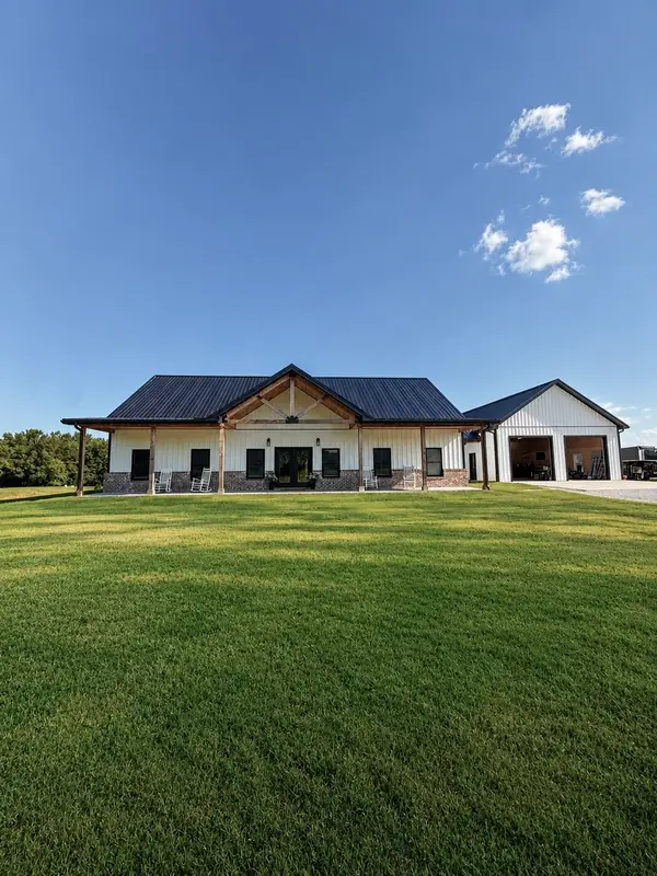 1785 Mosley Ferry Rd, Chapmansboro, TN 37035