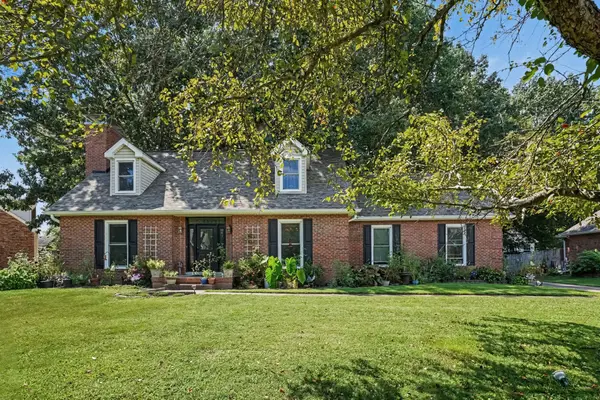 225 Longwood Ln, Clarksville, TN 37043