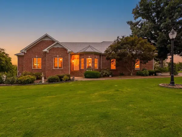 1094 Old Elkton Pike, Fayetteville, TN 37334
