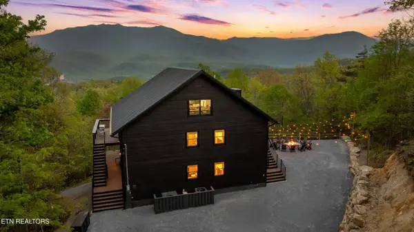 1433 Garrett Place, Gatlinburg, TN 37738