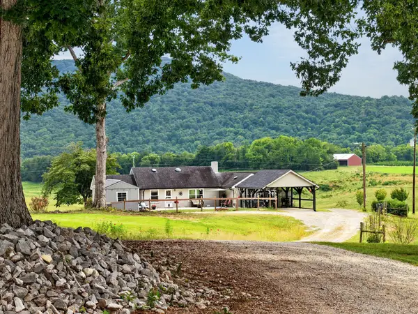 4785 Dark Hollow Rd, McMinnville, TN 37110
