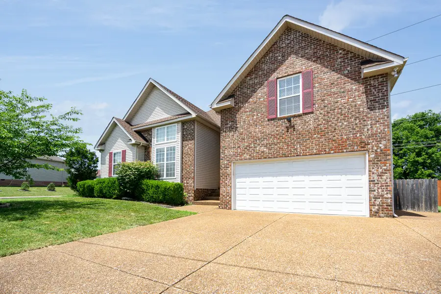 3998 Kristen St, Spring Hill, TN 37174 - #2
