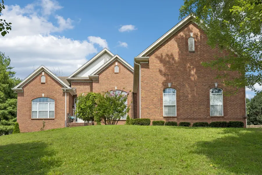 830 Loretta Dr, Goodlettsville, TN 37072 - #2