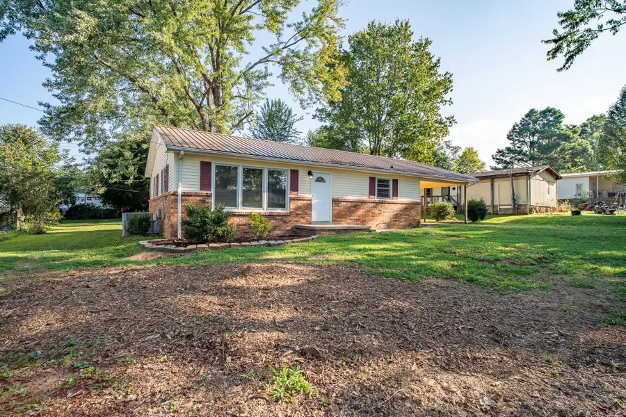 318 Tipton St, Lawrenceburg, TN 38464 - #3
