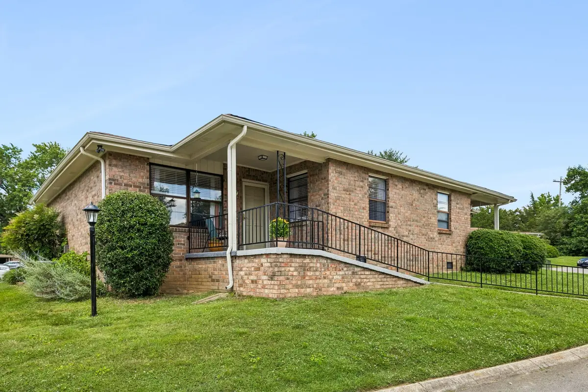 352 Deer Lake Dr, Nashville, TN 37221 - #1