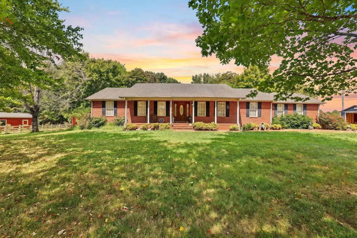 1000 Charlie Read Rd, Chapmansboro, TN 37035 - #1