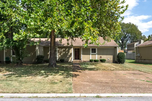 852 Todd Preis Dr, Nashville, TN 37221