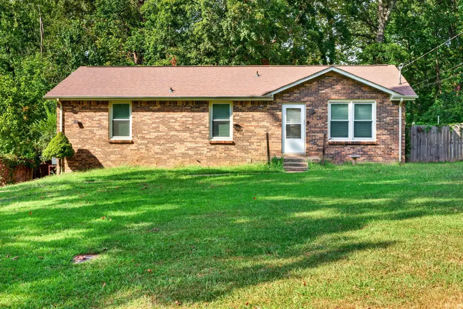 405 Corinne Cir, Clarksville, TN 37040 - #2