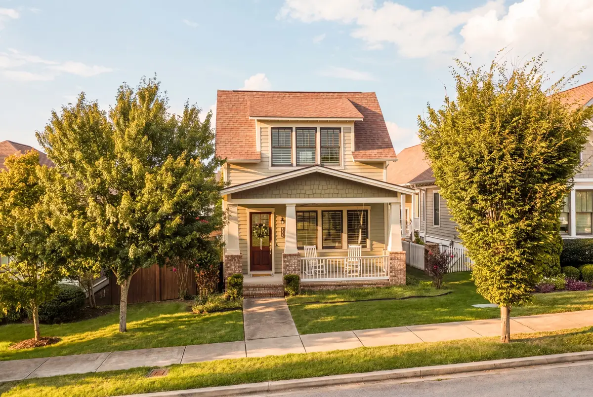 1048 Rochelle Ave, Thompsons Station, TN 37179 - #1