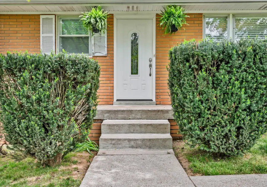 1311 Oak Hill Dr, Clarksville, TN 37040 - #2