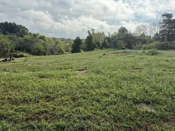 1375 Edgewood Rd, Mc Ewen, TN 37101