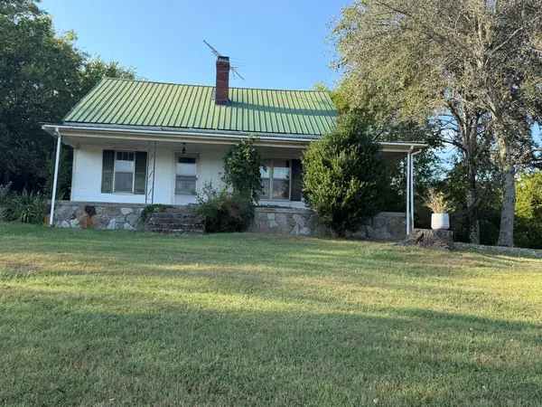 300 W Main St, Auburntown, TN 37016