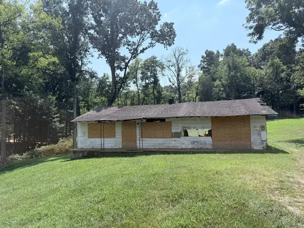 121 Rogers Dr, Lenoir City, TN 37771