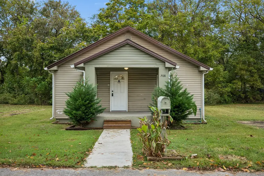 708 Gray St, Mount Pleasant, TN 38474 - #3