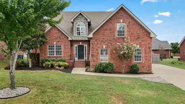 1921 Walking Dr, Murfreesboro, TN 37130