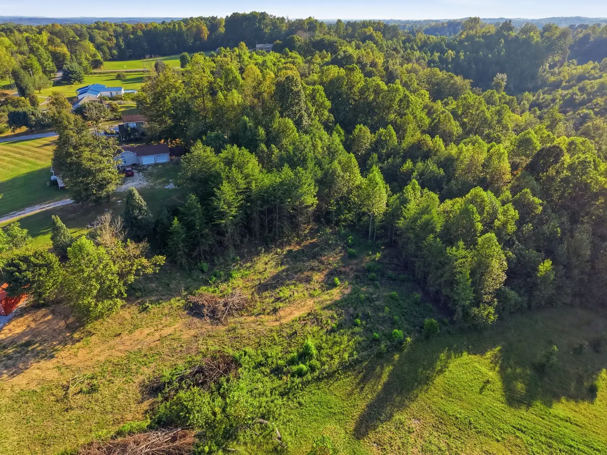 137 Vaughn Ln, Livingston, TN 38570 - #1