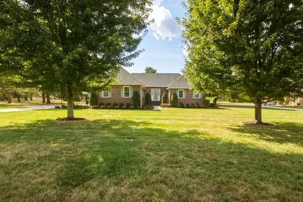 105 Kingsridge Blvd, Tullahoma, TN 37388