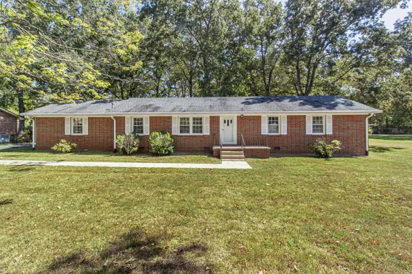 214 Crestwood Dr, Tullahoma, TN 37388