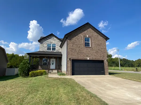 1033 Garner Hills Dr, Clarksville, TN 37042