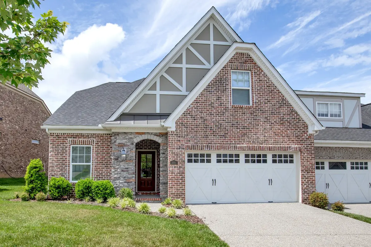 886 Cherry Grove Dr, Hendersonville, TN 37075 - #1