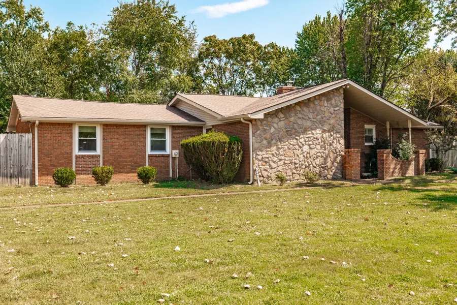 321 Douglas Bend Rd, Gallatin, TN 37066 - #2