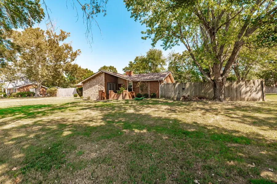 321 Douglas Bend Rd, Gallatin, TN 37066 - #3