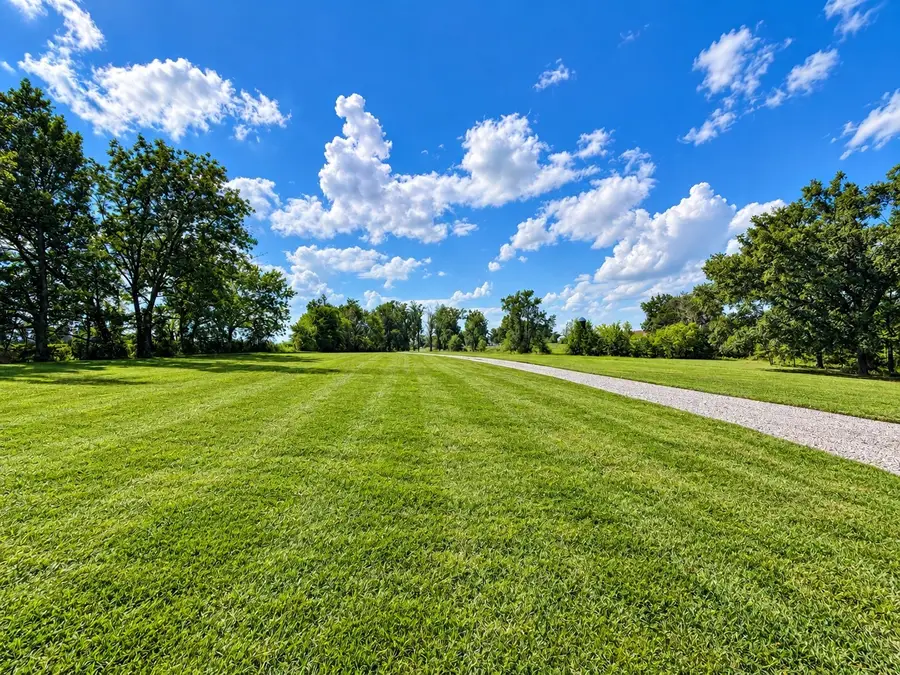 418 Creekmore Rd, Cottontown, TN 37048 - #3
