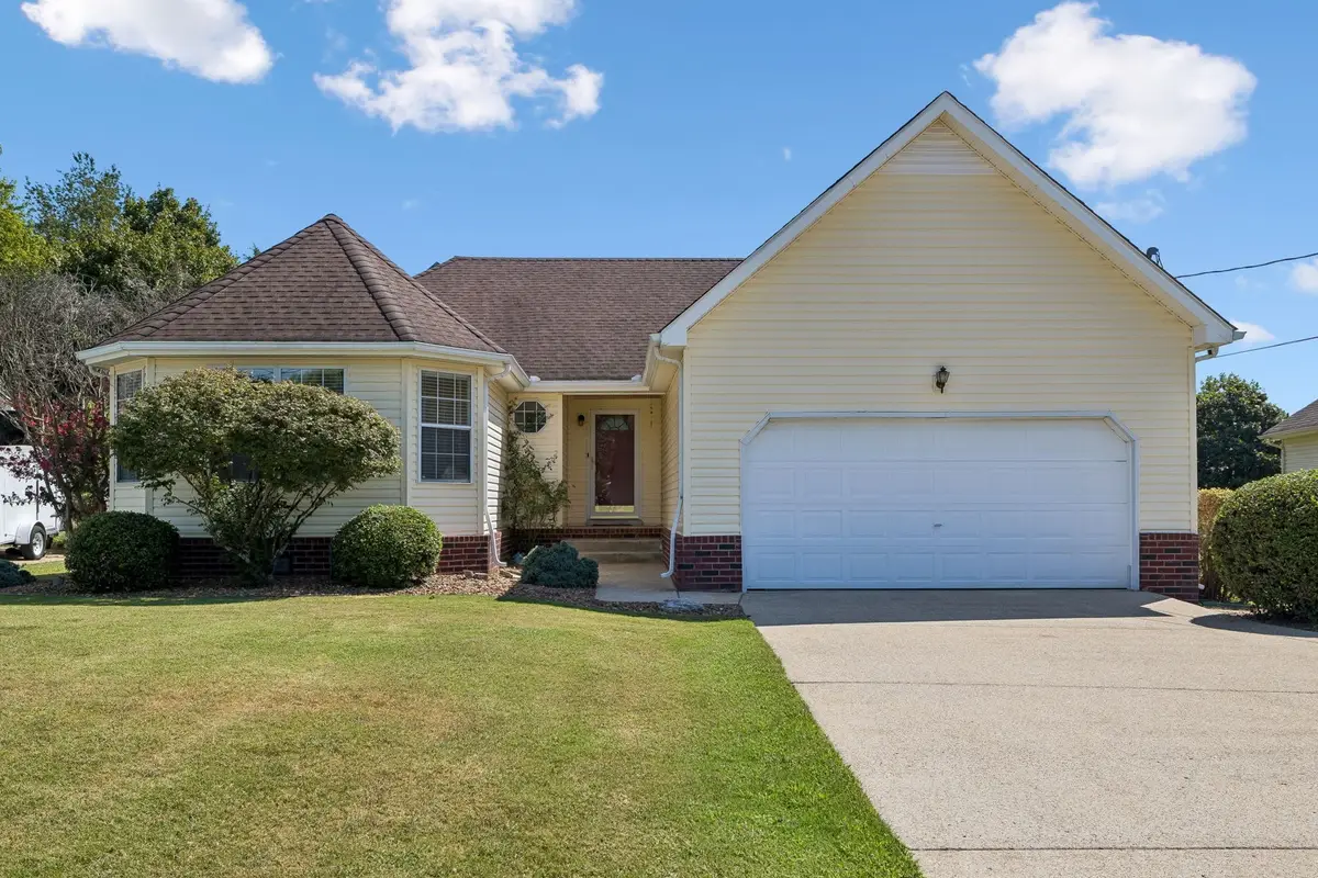 241 Heritage Cir E, La Vergne, TN 37086 - #1