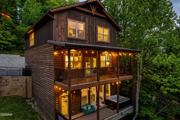 3023 Ridge Top Resort Way, Pigeon Forge, TN 37863